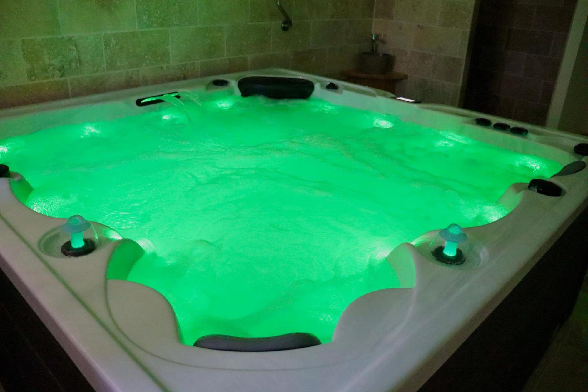 Chambres D'Hotes Avec Jacuzzi Et Piscine Au Mas De Cadoule Saint-Just  外观 照片