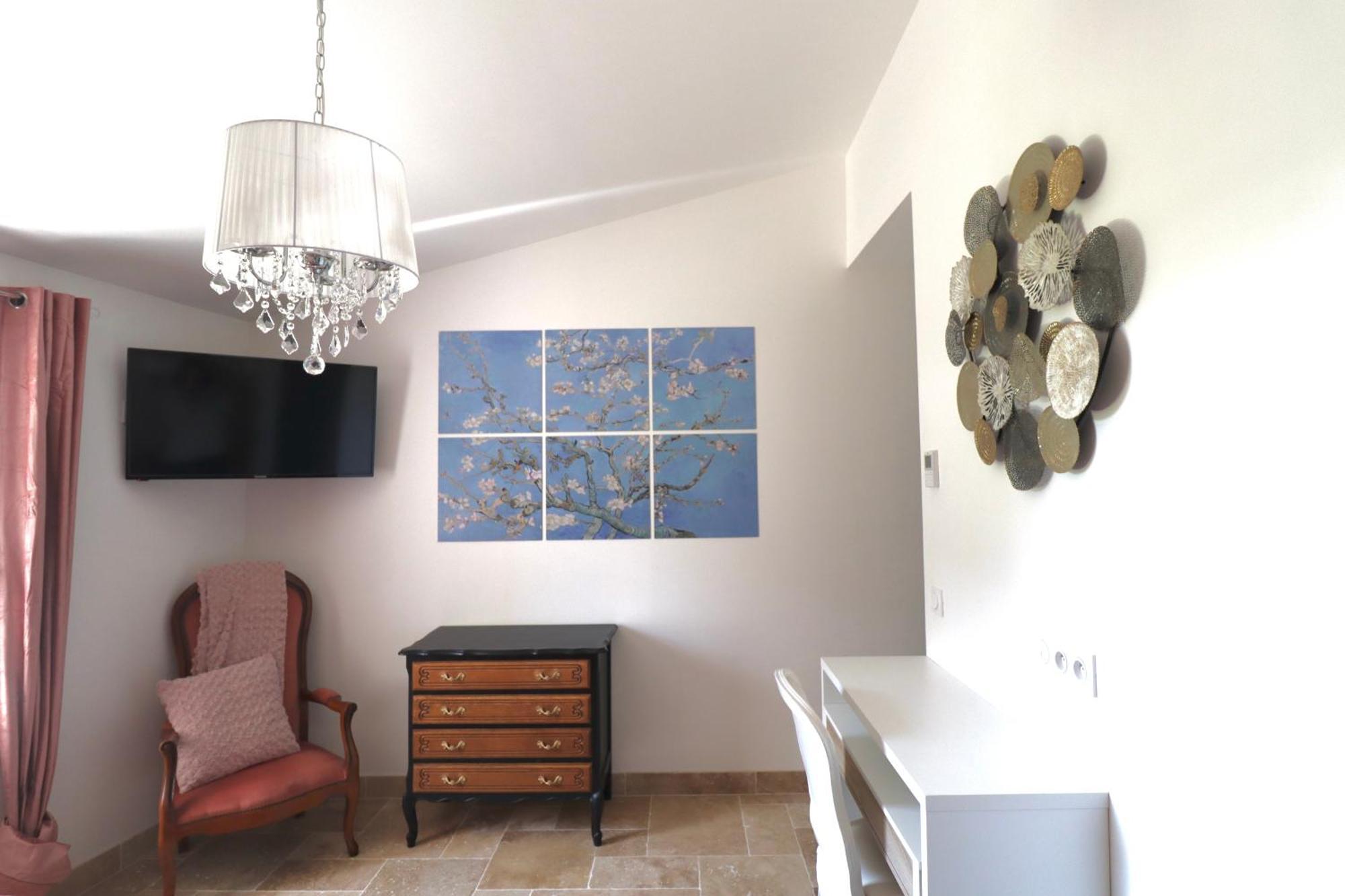 Chambres D'Hotes Avec Jacuzzi Et Piscine Au Mas De Cadoule Saint-Just  客房 照片